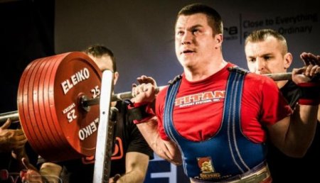 Знай наших: Россиянин побил мировой рекорд, подняв штангу весом в 440 килограммов (ВИДЕО)