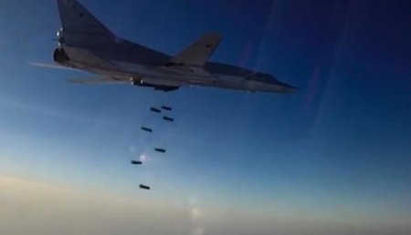 Российские бомбардировщики Ту-22 М? разбомбили террористов в провинции Дейр-эз-Зор
