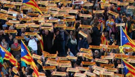 В Барселоне митингующие требуют освободить каталонских политиков