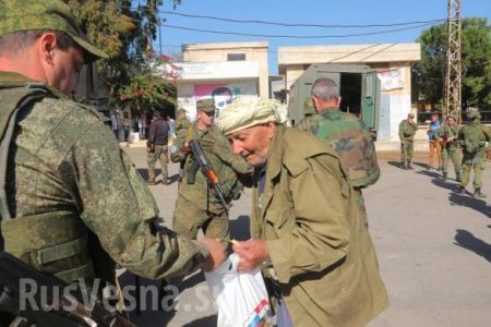 Сирия: Российские военные прибыли в освобождённый от боевиков н. п. в Хомсе (ФОТО)