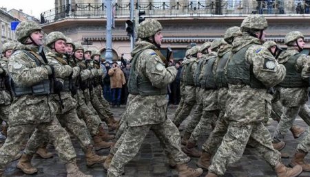 «Джавелины», ядерную бомбу, авианосец и миллион солдат: Киев передал Вашингтону список необходимого вооружения