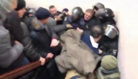 Стянули с крыши: Украинские силовики подтверждают задержание Саакашвили