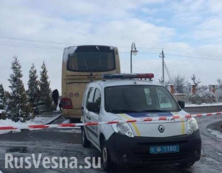 Неизвестные пытались взорвать польский автобус под Львовом (ФОТО)