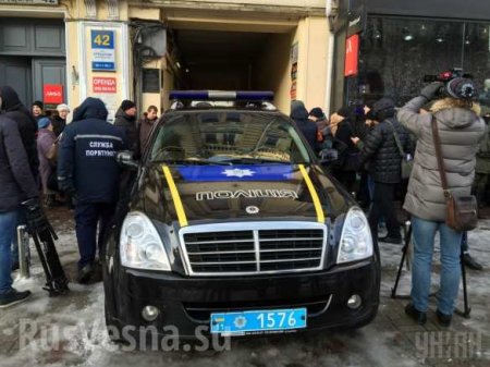 СРОЧНО: Саакашвили доставили в суд (ФОТО)