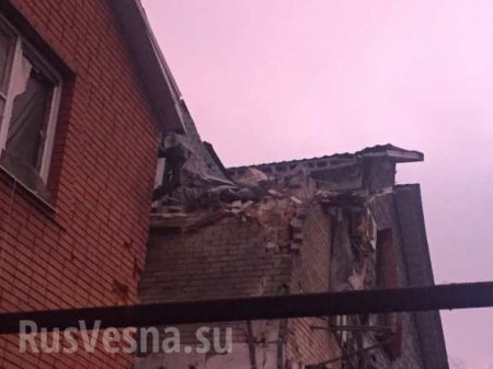 Дыра в стене: снаряд ВСУ попал в квартиру в ходе ночного обстрела Горловки (+ВИДЕО, ФОТО, ОБНОВЛЕНО)