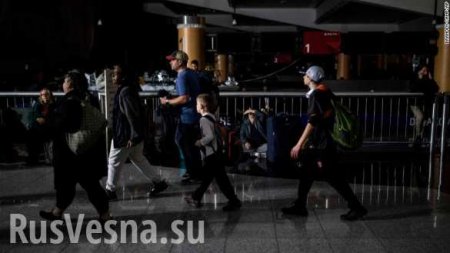 Апокалипсис в самом загруженном аэропорту мира: отменены все рейсы (ФОТО, ВИДЕО)