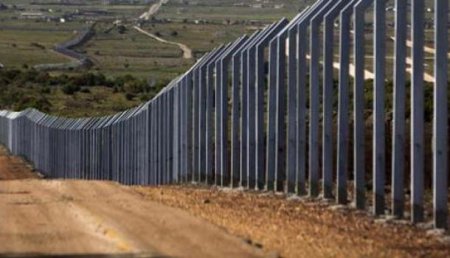 Забор с колючей проволокой между Крымом и Украиной построят к маю