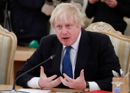 Как министр иностранных дел Великобритании Борис Джонсон изображал из себя клоуна во время визита в Москву