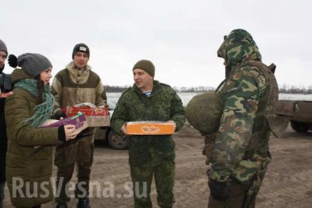 Защитники Донбасса получили новогодние подарки от жителей ЛНР и России (ФОТО)