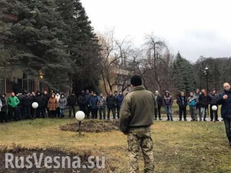 Киев отправил колонны с заложниками на обмен (ФОТО)