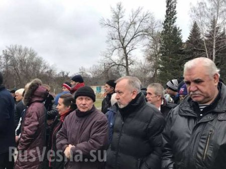 Киев отправил колонны с заложниками на обмен (ФОТО)