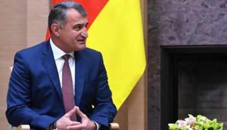 Президент Южной Осетии заявил, что республика должна быть в составе России