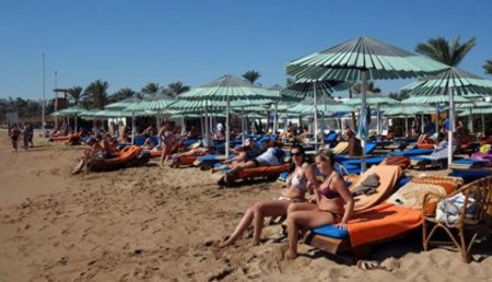 Курорт открылся: Владимир Путин подписал указ о возобновлении авиасообщения с Египтом