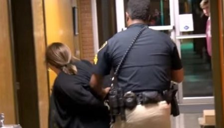 В США арестовали учительницу после жалобы на зарплату