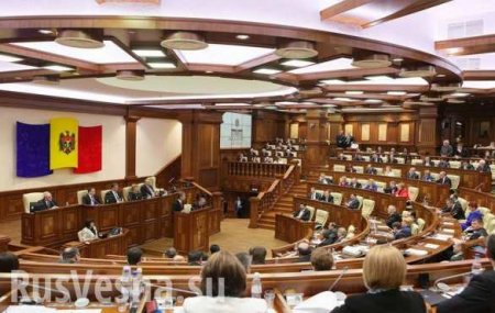Парламент Молдавии назначил министров вопреки мнению президента Додона
