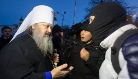 Верующие УПЦ объединяются в Фейсбуке, чтобы защитить Киево-Печерскую лавру