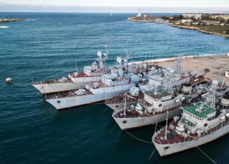 Украинские корабли в Крыму