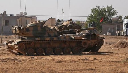 Турция перебросила военную технику на границу с Сирией
