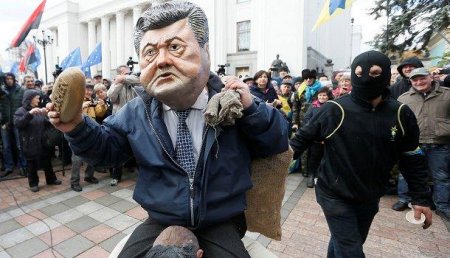 Повторить судьбу Януковича. Почему Запад начал «кошмарить» Порошенко?