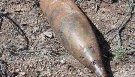 В Киеве в мусорном баке нашли выброшенный фугасный снаряд