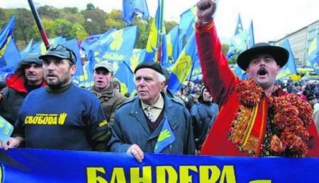 Украинские радикалы предложили послу Польши проникнуться идеями Бандеры