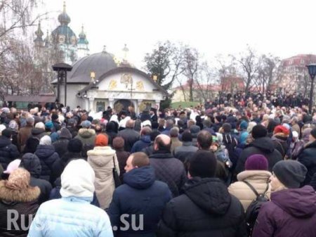 Рука Перуна. Зачем неонацисты терроризируют церковь в Киеве (ФОТО)