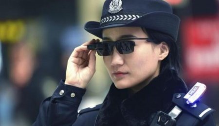 СМИ: в Китае полиция задержала более 30 человек с помощью «умных очков»