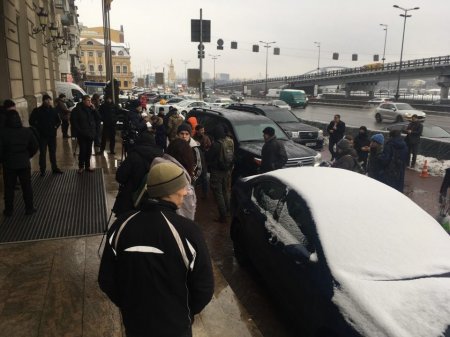 Это Украина: Охрана отеля не пропустила спецназ СБУ, прибывший задерживать Саакашвили (ФОТО, ВИДЕО)