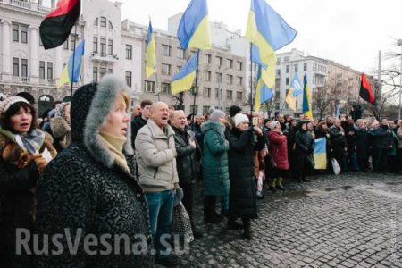 Львов и Харьков открыли второй фронт против Порошенко: массовые акции протеста прошли на Западе и Востоке Украины (ФОТОРЕПОРТАЖ)