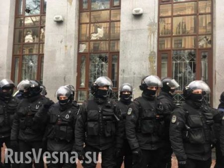 Украинский совет правосудия вопреки Авакову отказался снять охрану с судов
