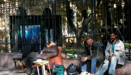 Во Франции чиновники будут спать на улице, чтобы стать ближе к бездомным