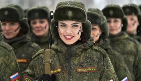 Очаровательная армия: Женщины в Вооруженных силах России
