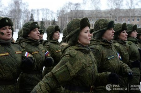 Очаровательная армия: Женщины в Вооруженных силах России