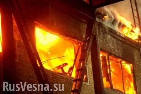 В Киеве прогремел взрыв в подъезде жилого дома (ФОТО)