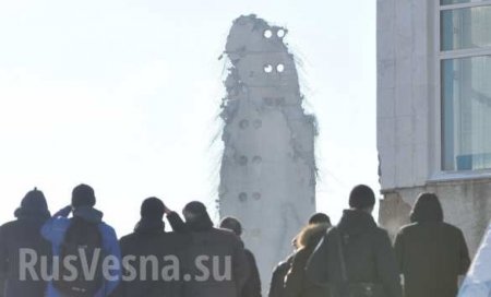 В Екатеринбурге взорвали телебашню (ФОТО, ВИДЕО)