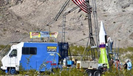 Скоро все узнают правду: Считающий Землю плоской американец совершил полет на самодельной ракете