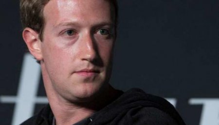 Акционеры Facebook впервые потребовали отставки директора Facebook Марка Цукерберга