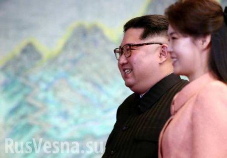 Ким Чен Ын оттолкнул фотографа, снимавшего его супругу (ВИДЕО)