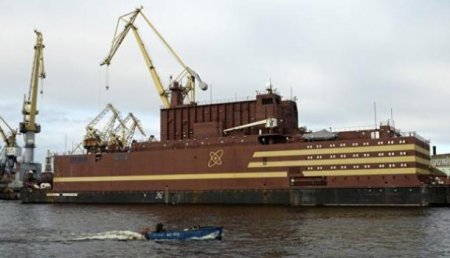 Российский конвой остановил сближение судна экологов-экстремистов с плавучей АЭС
