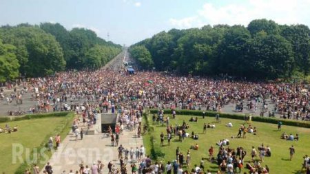 По Берлину идёт многотысячный митинг против властей (ФОТО, ВИДЕО)