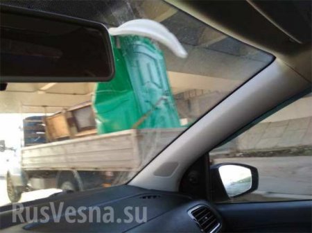 В Петербурге «газель» с биотуалетом врезалась в «мост глупости» (ФОТО)