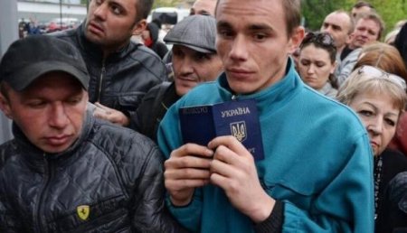 Украинца в Польше задержали за перевозку 30 человек в двухместном транспорте