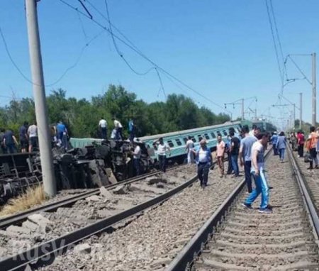 Трагедия в Казахстане: с рельсов сошёл пассажирский поезд — подробности (+ФОТО, ВИДЕО)