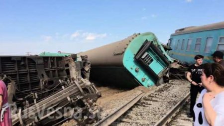 Трагедия в Казахстане: с рельсов сошёл пассажирский поезд — подробности (+ФОТО, ВИДЕО)