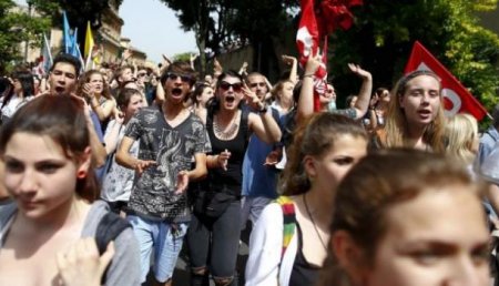 WSJ: итальянцы первые — отчаявшаяся западная молодёжь идёт против системы