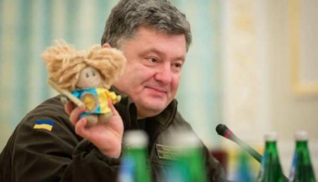 Порошенко пообещал ВМС Украины поднять украинский флаг над Севастополем