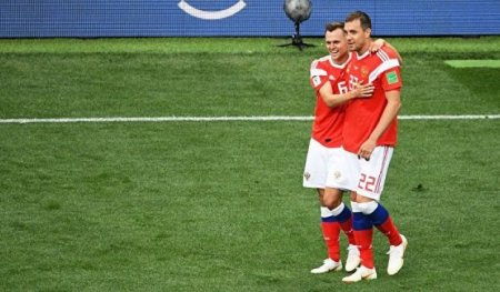Два российских футболиста вошли в «сборную открытий» ЧМ-2018