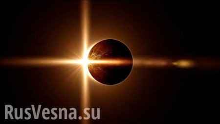 Редкое явление: солнечное затмение суперлуной (ФОТО, ВИДЕО)