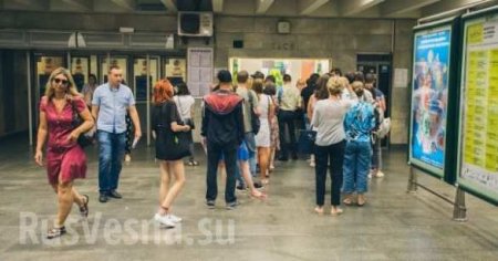 В Киеве резко подорожало метро, в кассах — огромные очереди (ФОТО)