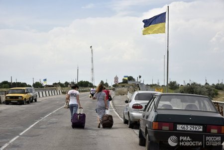Не прислушались к Порошенко: украинцы едут на отдых в Крым (ФОТО)